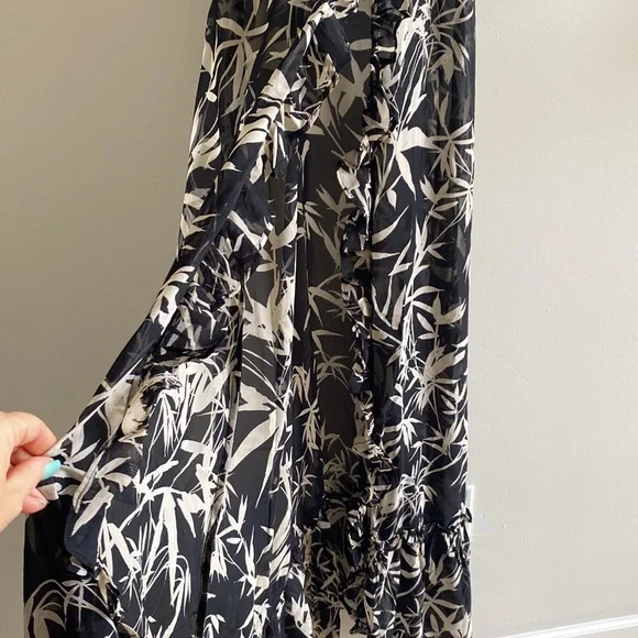 Express Black & Cream Bathing Suit Coverup - Picture 6 of 9